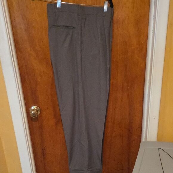 Gray Dress Pants with Straight Leg Design - Picture 5 of 6